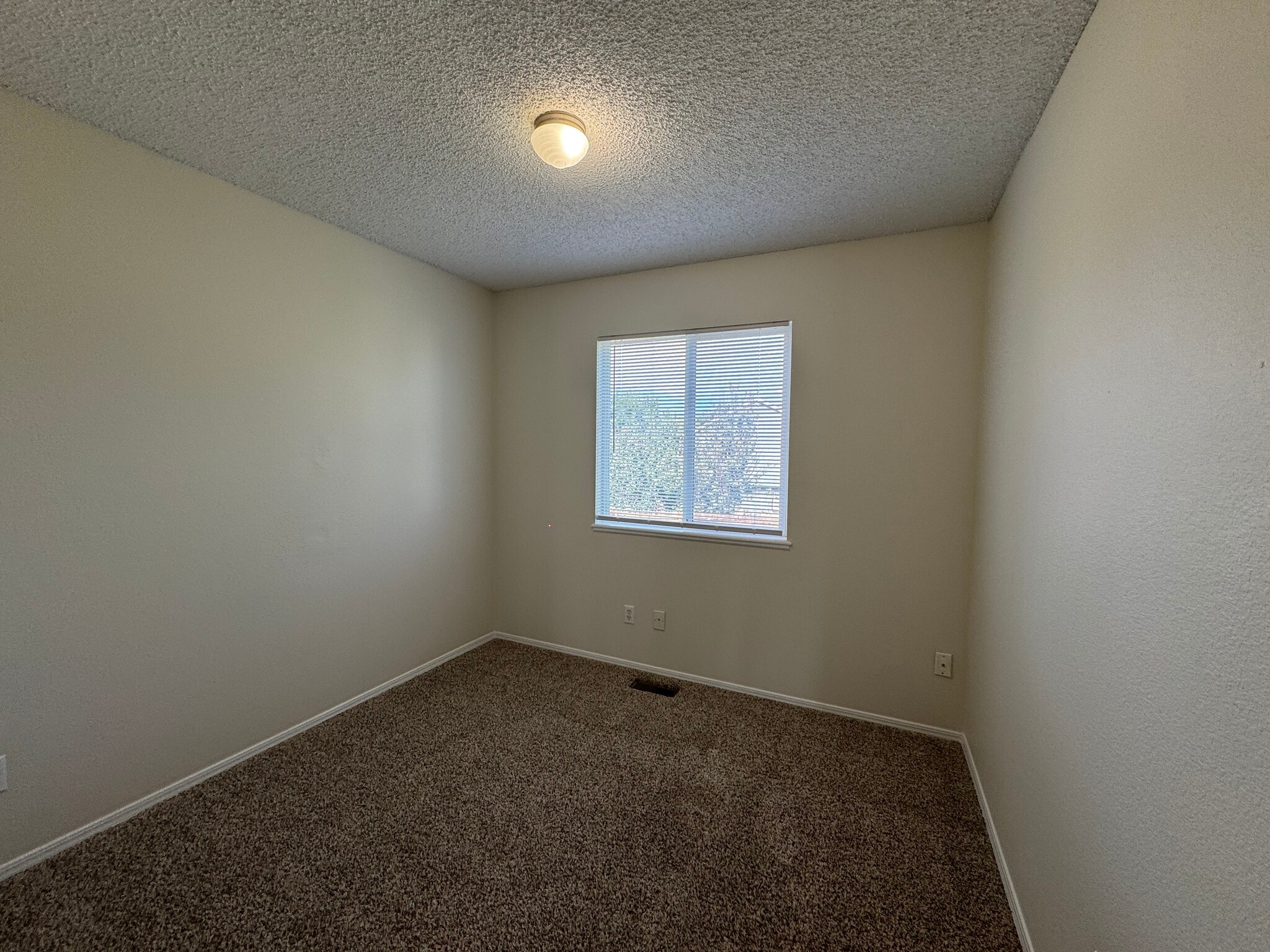 Building Photo - 879 Barn Owl Dr