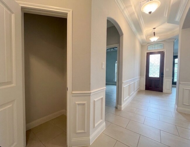 Building Photo - AVAILABLE NOW; APPLY AT OUR WEBSITE TODAY!!