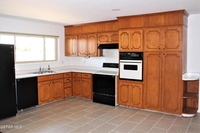 Building Photo - 9913 Trinidad Dr