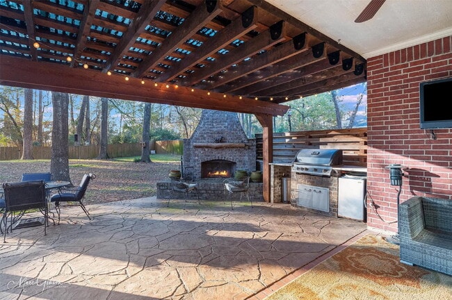 Building Photo - 1310 Bay Ridge Dr