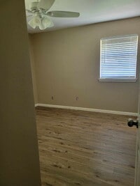 Building Photo - 3/2 for rent on Washington in OS