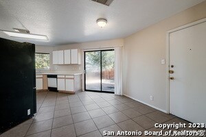 Building Photo - 86 McLennan Oak