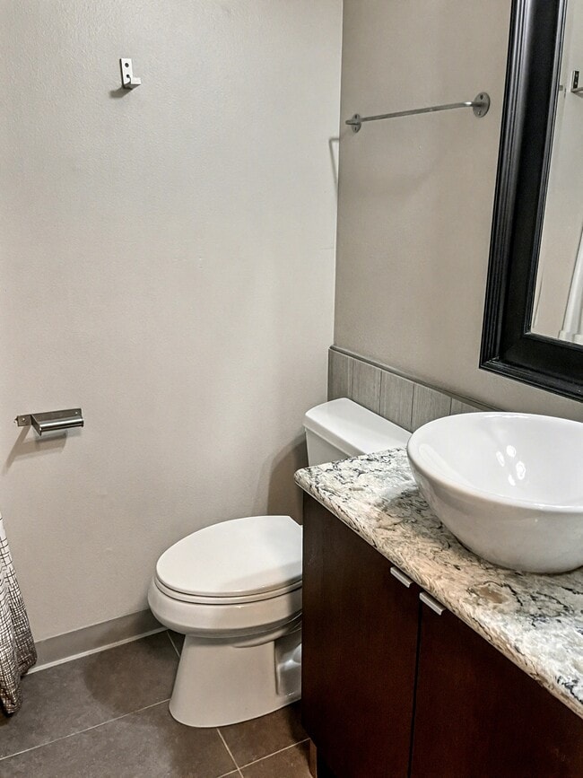 Building Photo - 7252 Foxridge Cir