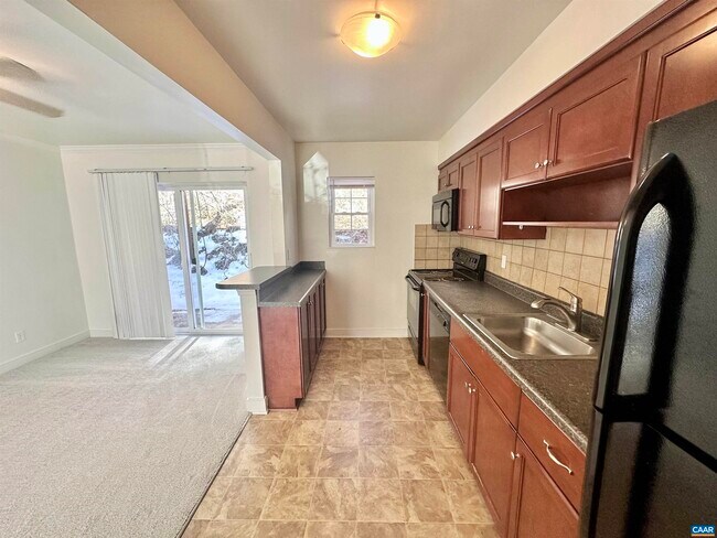 Building Photo - 850 Fountain Ct