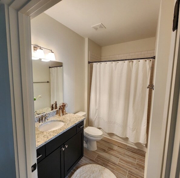 Building Photo - 4174 Old Light Cir