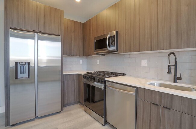 Building Photo - 3516 John F. Kennedy Blvd