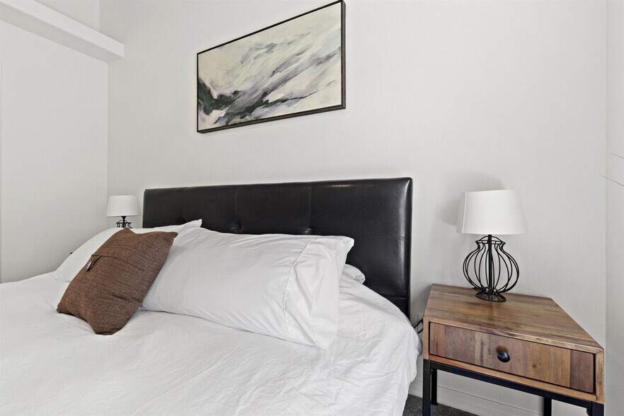 Building Photo - 9297 W Calico St