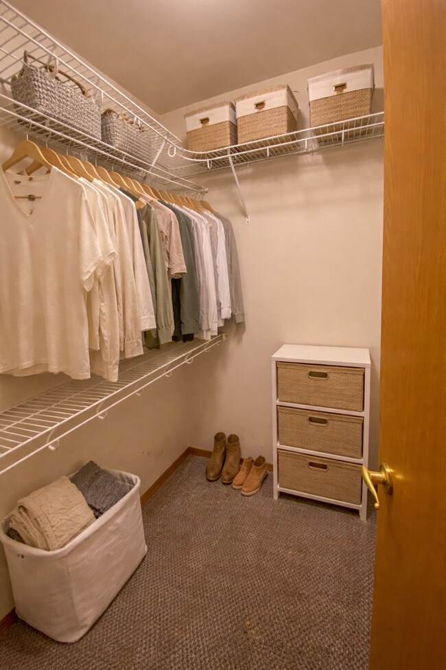 Building Photo - Peach104 (CWP)