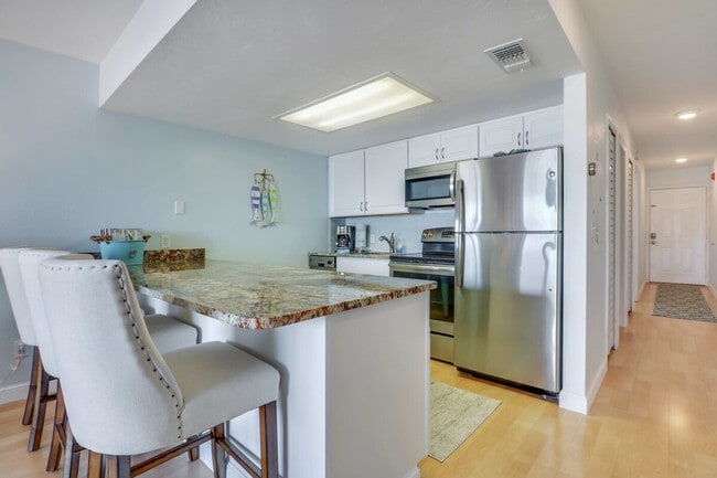 Building Photo - 260 Southbay Dr