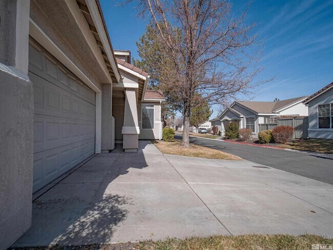 Building Photo - South Reno - Double Diamond Stunner - Tons of Amenities!