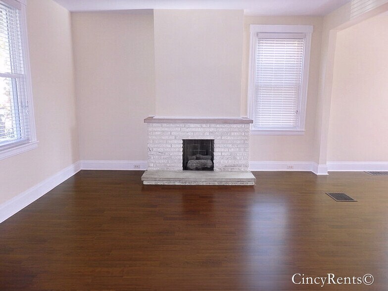 Building Photo - 3645 Zinsle Ave