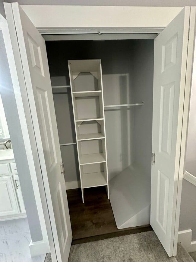 Building Photo - Cozy 1 Bedroom Loft in Hayward!
