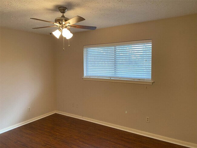 Building Photo - 3219 Ashmont Ln