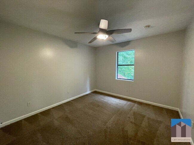 Building Photo - 1086 Riva Ridge Dr