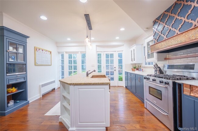 Building Photo - 10 Hidden Pond