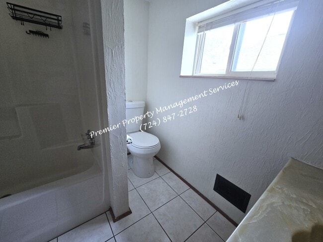 Building Photo - 455 E Jefferson St