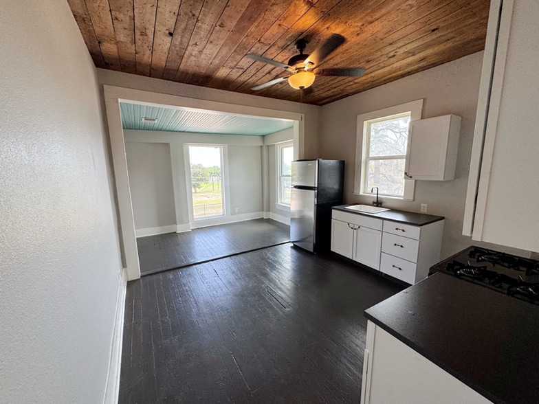 Building Photo - 438 Pruitt Ave