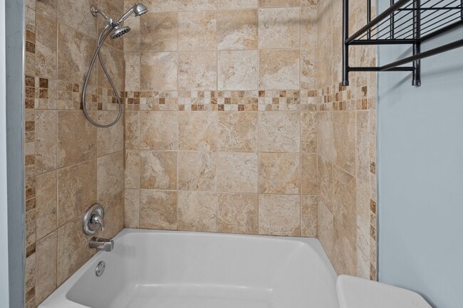 Building Photo - 3851 Chimney Creek Dr