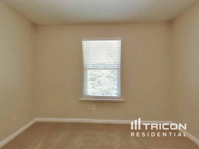 Building Photo - 4050 Tarnwood Pl