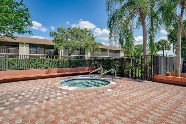 Building Photo - 1238 S Military Trail
