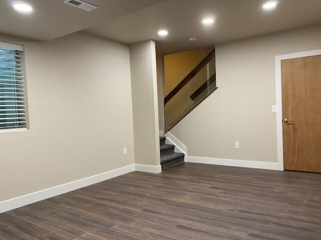 Building Photo - Across from Central Park, 3 bed/4 bath Townhome AVAILABLE 9/1/26