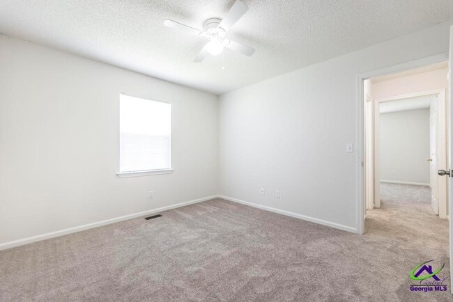 Building Photo - 1212 Willow Bend