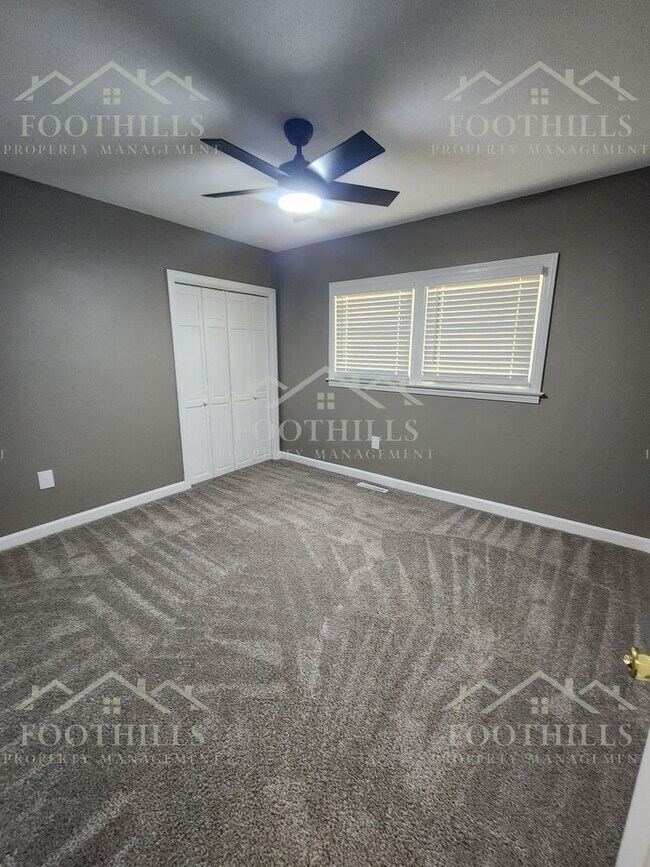 Building Photo - 3-Bedroom Home with Fresh Updates and Fenc...