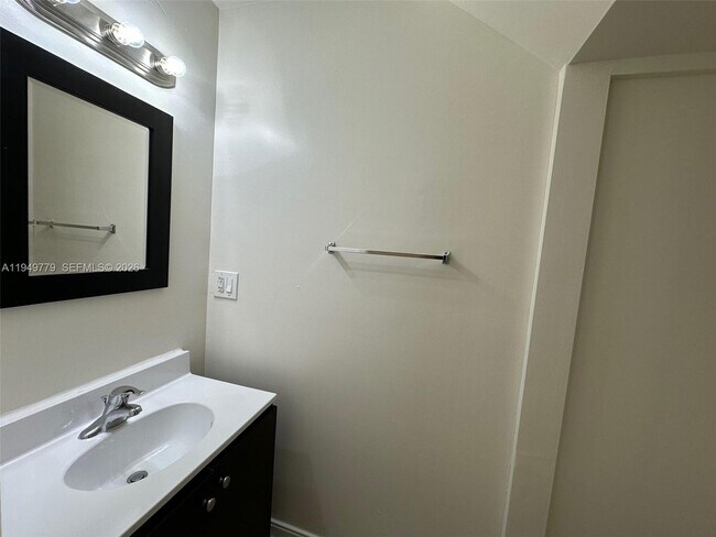 Building Photo - 1406 NW 3rd St