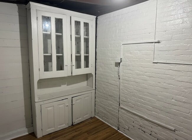 Building Photo - 1756 W Juniata-