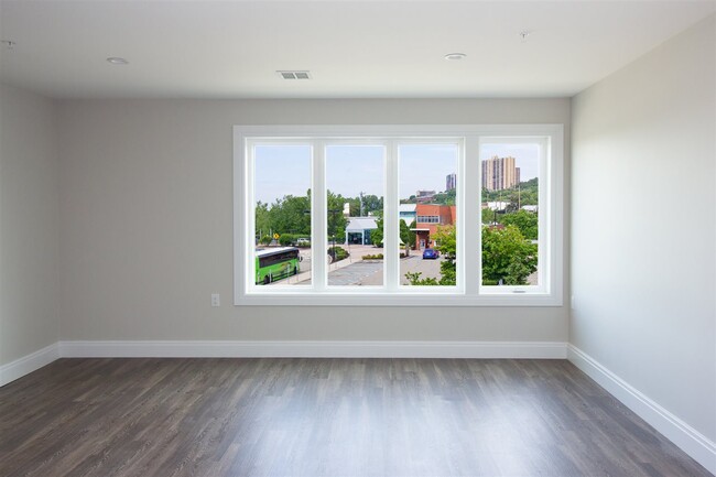 Building Photo - 4810 Aschoff Pl