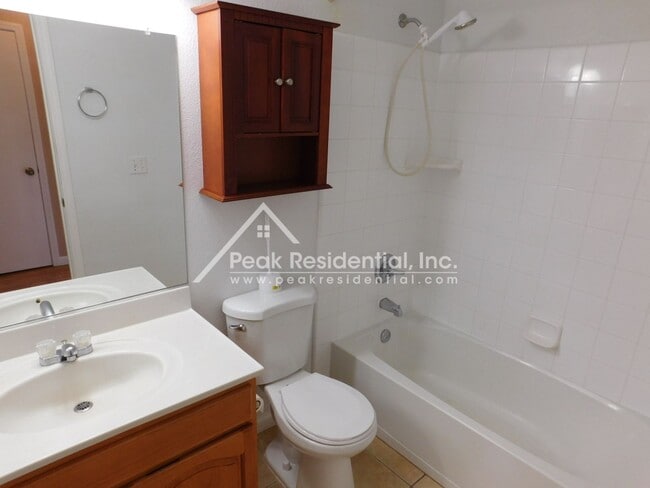 Building Photo - Updated 2bd/1ba North Highlands Duplex with Garage