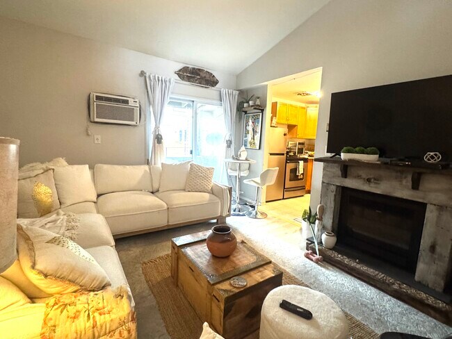 Building Photo - 137 Burgundy Hill Ln