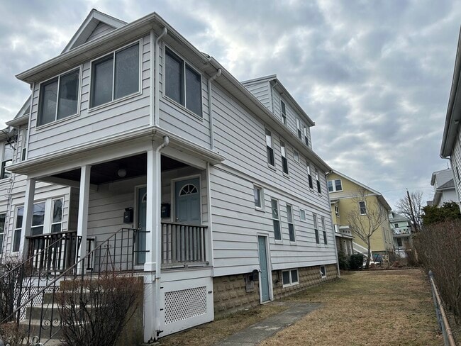 Building Photo - 182 Palmer St