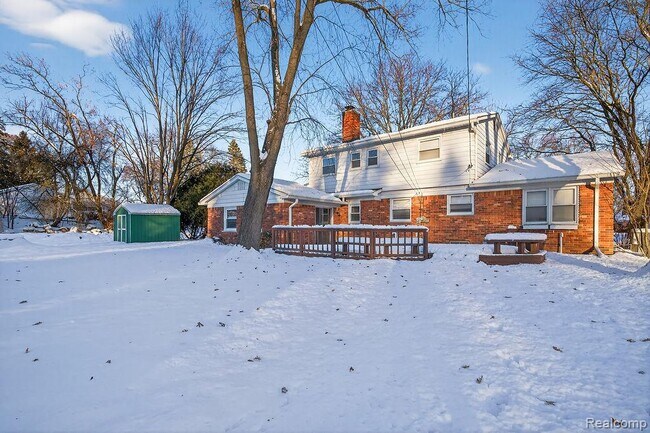 Building Photo - 126 Orchardale Dr