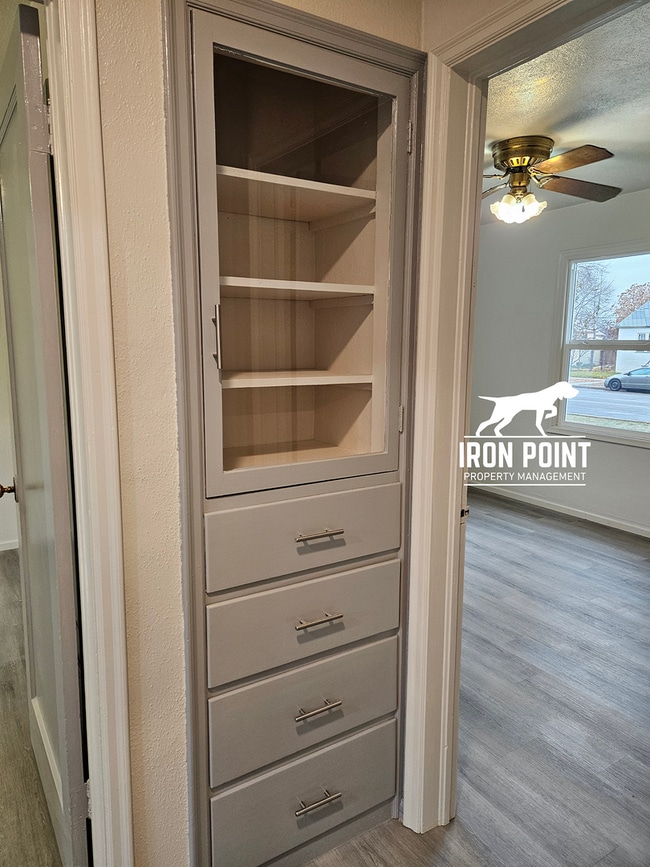 Building Photo - Move-in Special-Renovated 3bed/2bath home w/gas fireplace, garage, near downtown Caldwell.