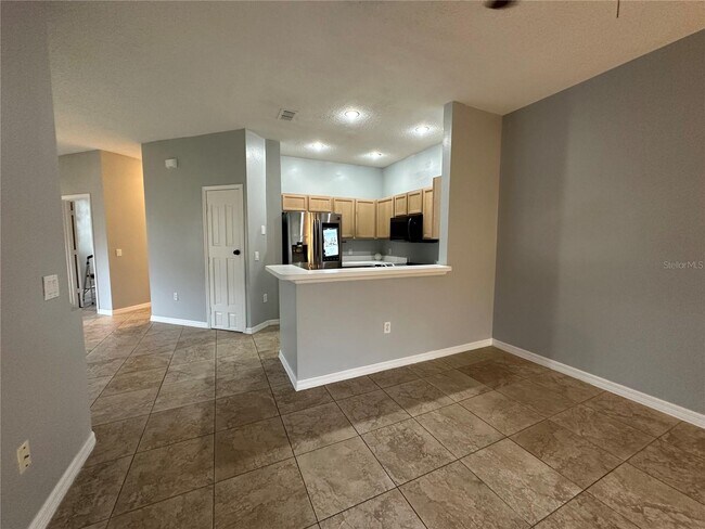 Building Photo - 14572 Laguna Beach Cir