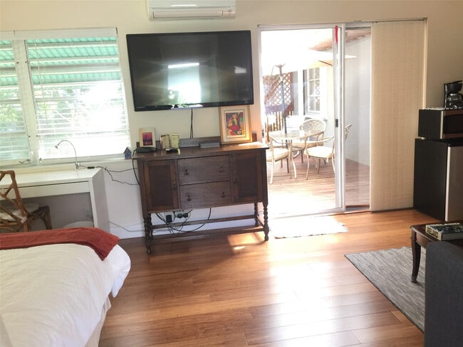 Building Photo - 1307 SW 18th Ct