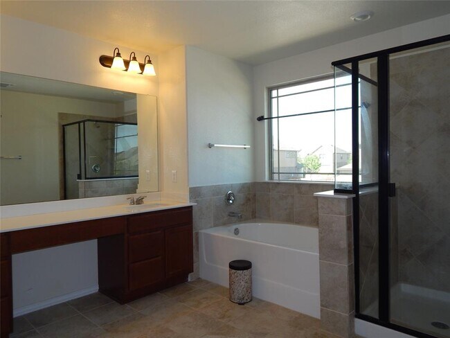 Building Photo - 358 Alamosa Dr