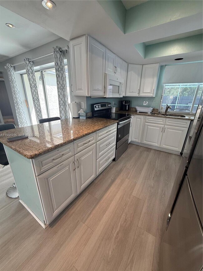 Building Photo - 7328 Pebble Beach Rd