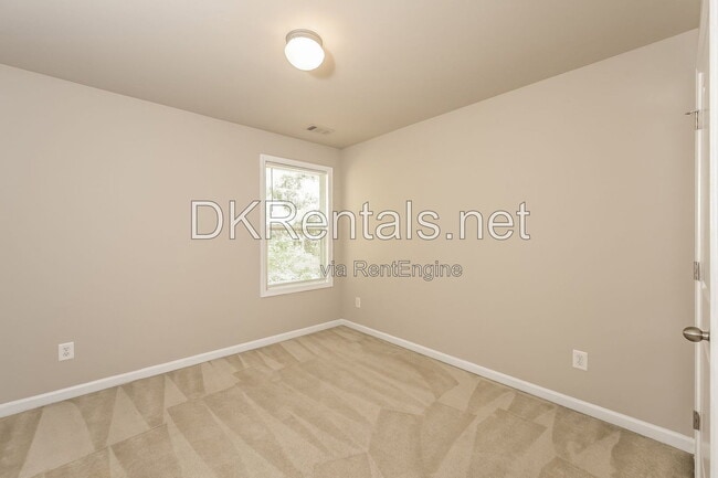 Building Photo - 4102 Dahlgreen Way