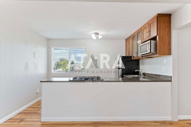 Building Photo - 650 N 300 W