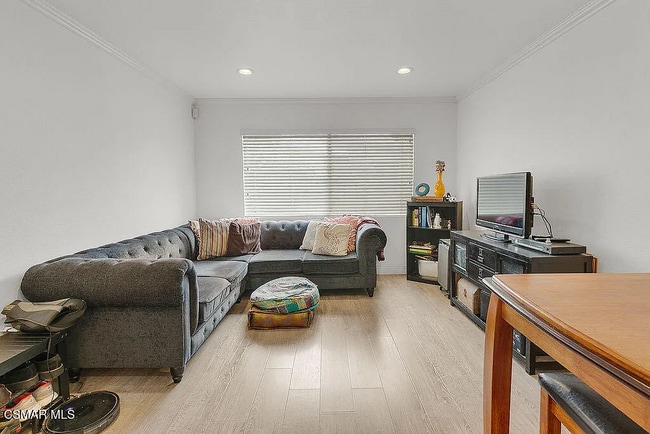 Building Photo - 1340 E Hillcrest Dr