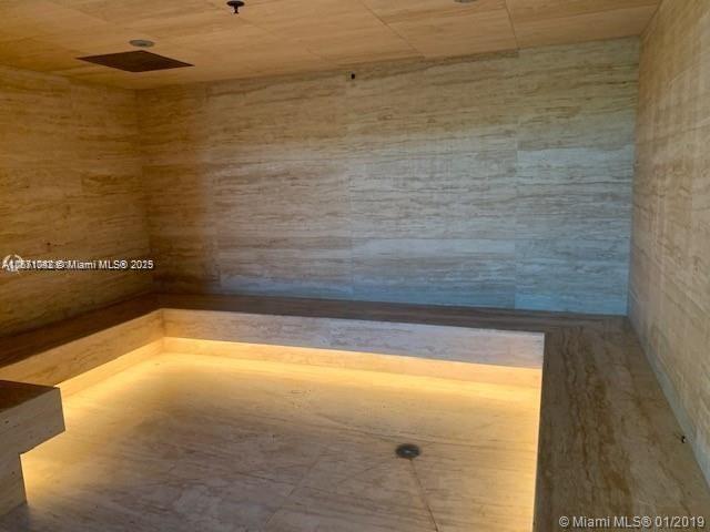 Building Photo - 16385 Biscayne Blvd