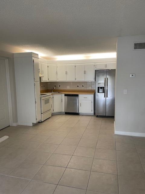 Building Photo - 204 Foxtail Dr