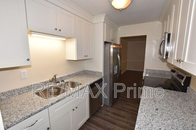 Building Photo - 67 King George Quay