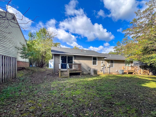 Building Photo - 33 Fox Hill Dr