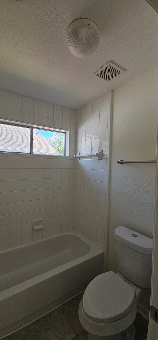 Building Photo - 6926 Sable River Dr