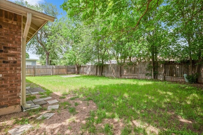 Building Photo - 1212 Dunstan Dr