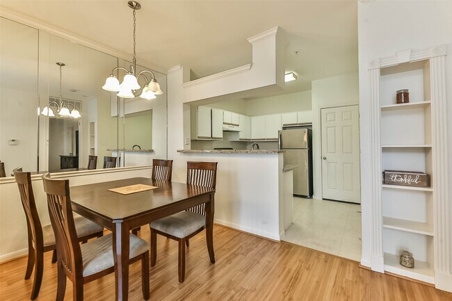 Building Photo - 1330 Old Spanish Trl