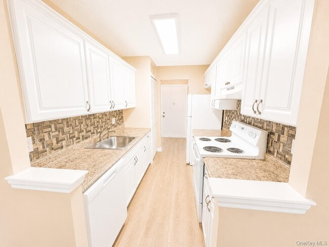 Building Photo - 21 Village Park Dr